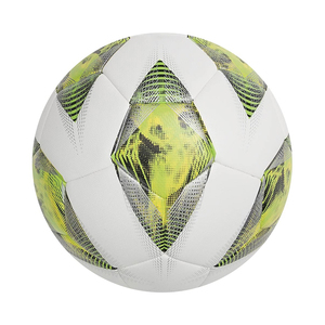 ฟุตบอลเย็บมือคุณภาพสูงจากปากีสถาน ผลิตจากวัสดุ PU น้ำหนักเบา ติดตั้งด้วยความร้อน เหมาะสำหรับเล่นกลางแจ้ง - Product Image 3