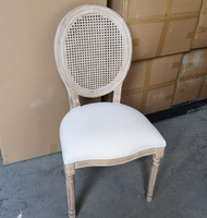 Banquet en bois à dos ovale empilable Offre Spéciale événements louis chaise mariage avec coussin blanc