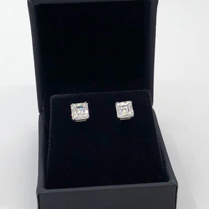 Boucles d'oreilles fines en or 14K personnalisées VVS VS Lab Grown Diamond for Wedding Anniversary Custom Jewelry - Product Image 4