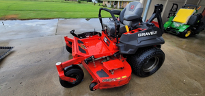 Cortacésped industrial Gravely de gasolina de 2 tiempos con giro cero, motor de 125 cc, caja de recogida de césped de 150 L, trituración de 1200 W para el cuidado del césped y jardín. - Product Image 2