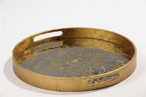 Placa de cargador de hierro con abalorio del Viejo Mundo diseñada con acabado dorado ideal para comedor formal y estética de mesa rústica - Product Image 3