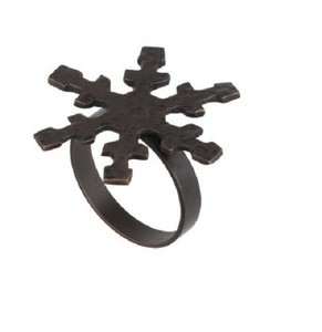 Rond de serviette de luxe en métal doré avec abat-jour noir Long Designer pour la fête de mariage et le réglage de la table de vacances pour la décoration intérieure - Product Image 1