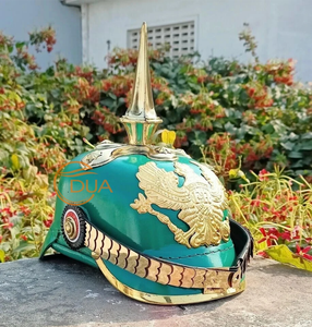 Coiffe décorative de style médiéval faite à la main avec finition en métal et cuir pour cosplay, exposition et décoration de collection - Product Image 1