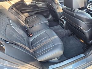 BMW M760i xDrive 2021, faible kilométrage, boîte automatique, direction souple, essence/électrique, état neuf - Product Image 6