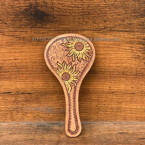 ใหม่แกะสลักกระจกขนาดพกพาหนังแท้ผลิตจํานวนมากส่งเสริมการขายการออกแบบที่ไม่ซ้ํากันคาวเกิร์ลกระจกโต๊ะเครื่องแป้งเดินทาง - Product Image 2