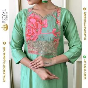 Top Most Selling Designer à la mode coton imprimé Kurti haute qualité broderie cou Kurti ensemble au prix le plus bas - Product Image 5