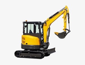 Mini-excavatrice jaune sur chenilles noires avec godet, équipement de construction motorisé - Product Image 2