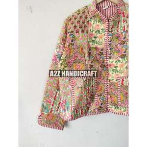 Vestes matelassées en coton tissu indien pour femmes, veste matelassée courte florale à décor bohème, veste matelassée de style bohème vintage. - Product Image 5