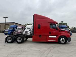 รถบรรทุก Cascadia 126 Sleeper รุ่นปี 2023 สมรรถนะสูงสุด - หลังคาขนาดกลาง 455 แรงม้า เกียร์อัตโนมัติ Dt12 12 สปีด พร้อมจัดส่ง - Product Image 4