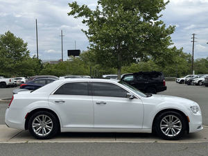 Chrysler 300C RWD 2016 prêt à être expédié - Product Image 4