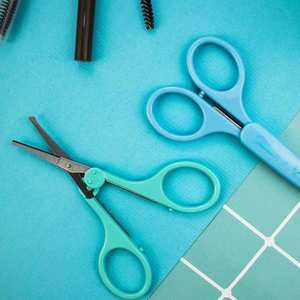 Tijeras compactas para cejas para el cuidado de las personas Tijeras ergonómicas para cejas para un uso fácil con logotipo impreso - Product Image 5