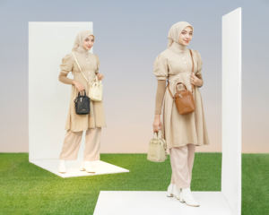 กระเป๋าถือหนังสังเคราะห์พร้อมซิปปิด สายปรับได้ ช่องใส่ของใช้งานได้จริง และกระเป๋าสตางค์เข้าชุด - Product Image 2