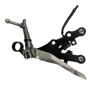 Kit de Reposapiés Izquierdo y Derecho Originales Yamaha YZF-R6 2008/2023, Material de Aleación de Aluminio Duradero - Product Image 3