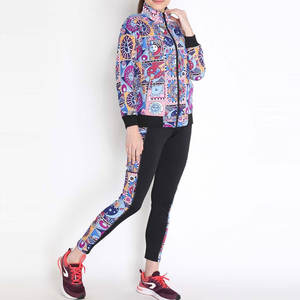 Chándal con estampado de cremallera para mujer al por mayor personalizado para correr en el gimnasio y ropa informal conjunto de 2 piezas chándales con cremallera para mujer - Product Image 4