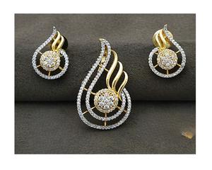 Ensemble collier et boucles d'oreilles tendance en laiton plaqué or avec zircon, élégant et impeccable, pour femme, idéal pour les occasions de mariage - Product Image 1