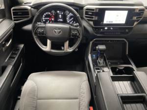 Toyota Tundra 4WD SR5 2023 Usada en Buen Estado - Product Image 5