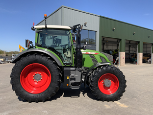 รถแทรกเตอร์ Fendt 722 Vario มือหนึ่ง/มือสอง เครื่องยนต์ Deutz เกียร์อัตโนมัติ สำหรับขาย - Product Image 1