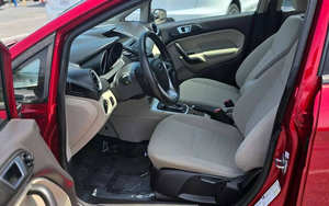 Voiture d'occasion de qualité abordable, Ford Fiesta SE 2016, conduite à gauche - Product Image 2