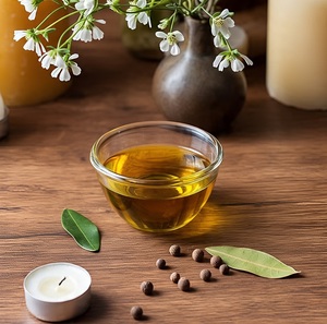 Huile essentielle pure 100% naturelle Huile de feuille de piment de la Jamaïque (Pimenta Dioica) Note de milieu douce 10ml Prix de gros en vrac Fournisseur OEM Peau - Product Image 5