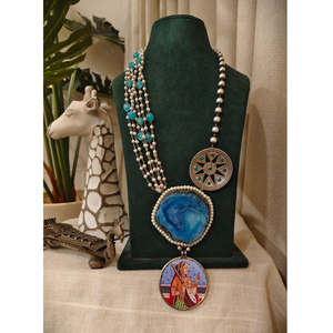 Collier Pichwai Tribal Tales avec design multi-perles, bijou de collection culturelle - Product Image 1