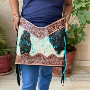 Sac à bandoulière en cuir véritable métallisé avec franges en fourrure Sac à bandoulière en cuir sculpté à la main avec pompon Boho Sac à bandoulière pour femmes Sacs à main en cuir occidental - Product Image 2