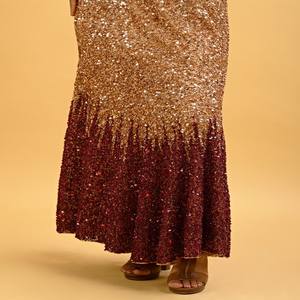 Robe de soirée longue pour femme, design élégant |   Vêtements de soirée haut de gamme pour mariages, galas et occasions spéciales, en provenance d'Inde - Product Image 3