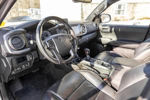 Toyota Tacoma TRD Pro Double Cab 4x4 V6 d'occasion propre, année 2018 - Product Image 5