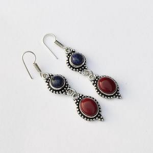 Boucles d'oreilles en corail rouge et lapis-lazuli multi-pierres, fil d'oreille plaqué argent, boucles d'oreilles en cristal, bijoux bohèmes faits à la main, pierres précieuses colorées - Product Image 6