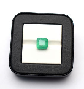 4.5 Ct de qualité AAA! 100% émeraude naturelle non chauffée octogone coupe émeraude, coupe Asscher, coupe carrée 9 mm - Product Image 1