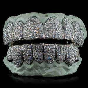 Moderno Moissanite Grillz 925 plata esterlina diamante personalizado Hip Hop joyería redonda brillante corte dientes conjunto Unisex - Product Image 2