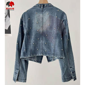 Veste en jean pour femme de haute qualité avec un denim à lavage doux, manches longues et un design décontracté tendance - Product Image 3