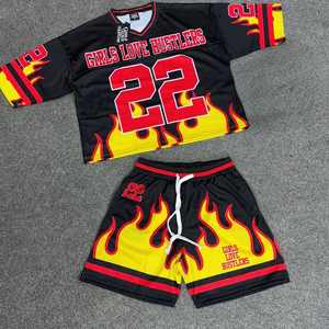 Jersey de malla con impresión sublimada personalizada y pantalones cortos, camiseta de fútbol a la moda, diseño de logotipo bordado, conjuntos de ropa de calle de verano - Product Image 1