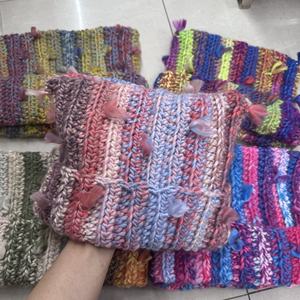 Nouveau bonnet en acrylique tricoté à la main pour femme, respirant, imperméable, vintage, personnalisé, à rayures multicolores et design ajouré - Product Image 6
