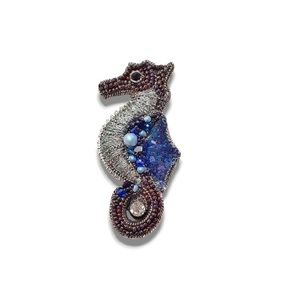 Broche de moda con cuentas de alambre de lingotes de cobre bordado de caballito de mar para regalo de fiesta de boda-Unisex para niños - Product Image 1