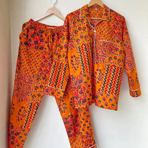 ชุดนอนผู้หญิงพิมพ์ลายปะต่อทันสมัยชุดนอนชุดเสื้อผ้าชุดเจ - Product Image 1