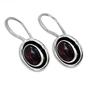 Pendientes Elegantes de Plata con Granate Ovalado para Uso Diario de Mujer - Product Image 3