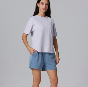 Short de yoga en tissu recyclé écologique taille haute avec fermeture élastique doux, durable et élégant en spandex/nylon motif solide - Product Image 4