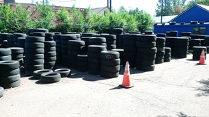 Compre Neumáticos Usados de Calidad para Contenedores de 20 pies, Neumáticos Todoterreno Semi-Steel Vacuum, Garantía de 2 Años, 60000-80000 KM - Product Image 3