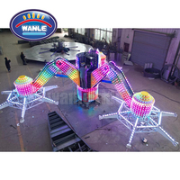 Attraction de voiture volante à contrôle de soi palpitante avec affichage LED et trajectoire de vol à double mouvement pour les zones de plaisir en famille