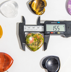 Pierre d'inquiétude de coeur de pierre semi-précieuse d'artisanat de cristal de quartz poli naturel d'Europe pour le massage et les soins curatifs - Product Image 3