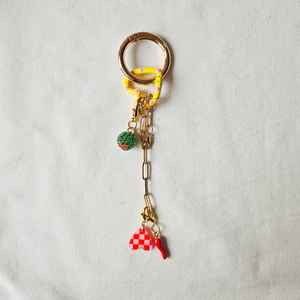 Breloque de sac d'olive perlée, breloque porte-clés cerise sac à main accessoire tendance cadeau pour cadeau de fête des mères pour les femmes - Product Image 3