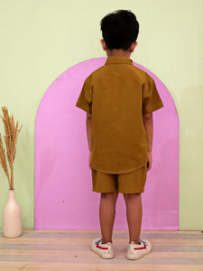 Traje de verano informal de dos piezas para niños, niños y niñas, camisa y pantalones cortos sólidos de manga corta exótica, Co-Ord - Product Image 4