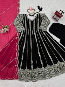 Conjunto Anarkali Palazzo de Diseño, Ropa Étnica Elegante para Fiesta, Confeccionado en Tonos Clásicos, Tela Premium, Detalles Casuales Reversibles - Product Image 4
