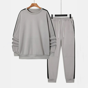 ชุดกีฬาลำลองสำหรับผู้ชายสีตัดกันคอกลมพิมพ์ลายสีตัดกัน - Product Image 3