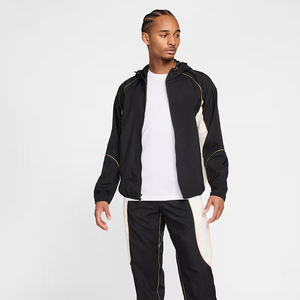 Veste de football OEM en satin vintage pour homme coupe-vent imperméable à col montant personnalisé avec logo brodé et fermeture à glissière pour l'hiver - Product Image 6