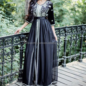 Caftan noir avec manches en velours et perles brodées, beau look - Product Image 1