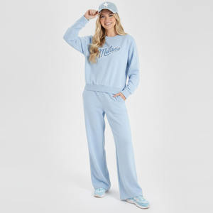 Conjunto sudadera informal con logotipo impreso personalizado para mujer - Product Image 3