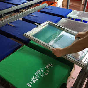 T-shirt uni surdimensionné de grande taille à col rond en coton biologique T-shirt uni de poids lourd T-shirt personnalisé avec logo sérigraphie pour hommes - Product Image 4