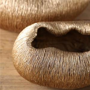 Vase en métal de style unique pour la décoration de restaurant, hôtel, chambre, centre de table, style et présentation d'intérieur de luxe - Product Image 6