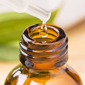 Fabricante de fábrica al por mayor, aceite esencial de hoja de clavo de olor 100% puro y natural, exportador Premium de alta calidad en la India - Product Image 1